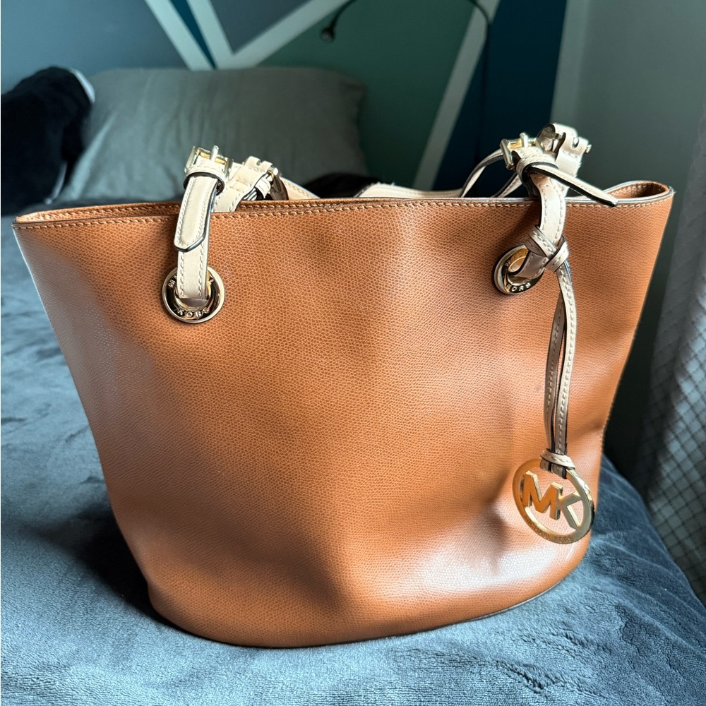 Michael Kors Leather Shoulder Bag